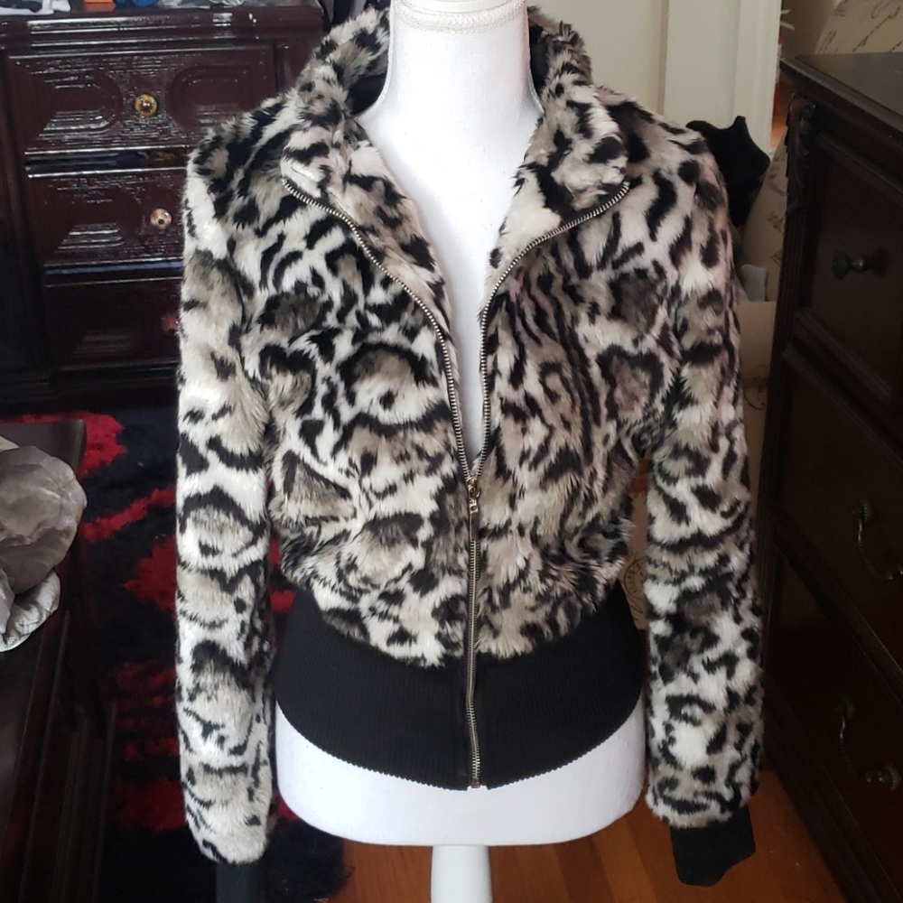 Carmin bomber leopard faux fur jacket